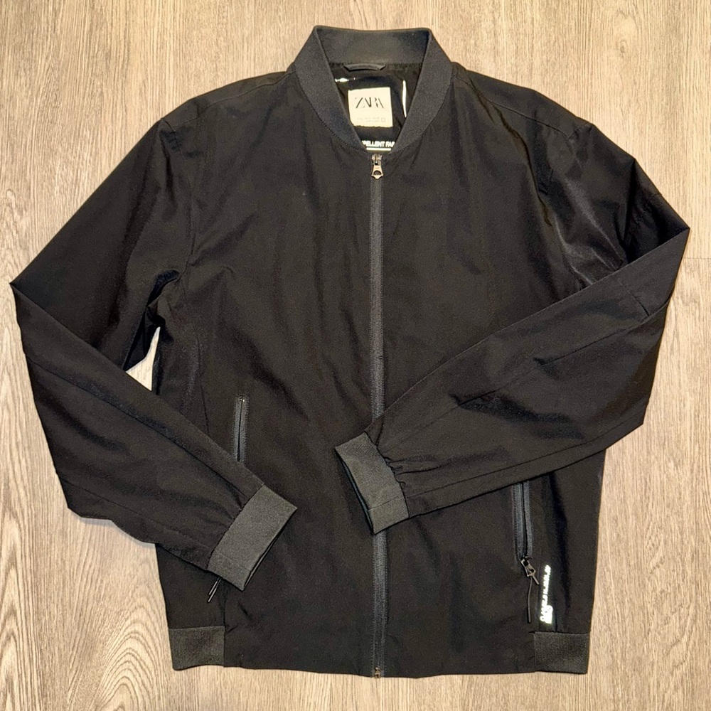 Zara Men's Black Bomber Jacket (Large)